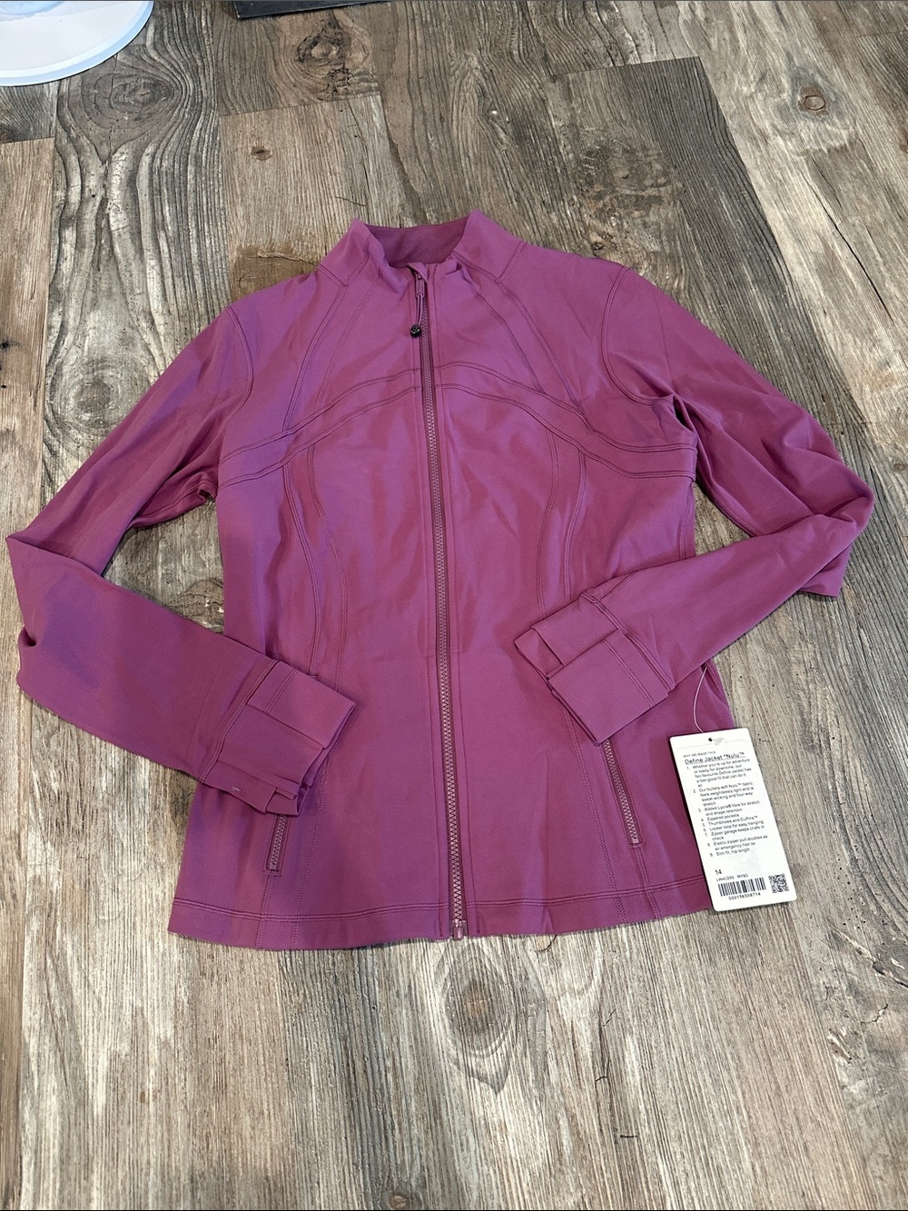 NEW with tags! Lululemon Define Jacket *Nulu
Mystic sz 14